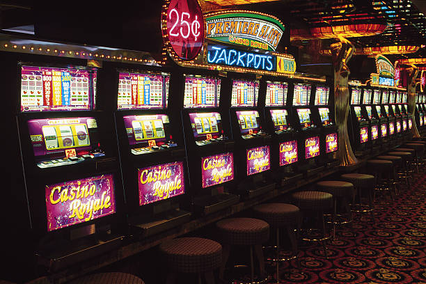 American Roulette wheel layout showing 38 pockets with 0 and 00 highlighted